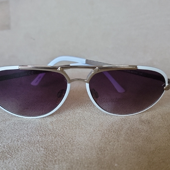White and Silver Aviator Sunglasses - Picture 3 of 10